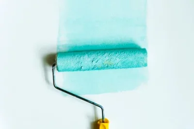 Peinture intérieure à Challes-la-Montagne — murs, plafonds et boiseries